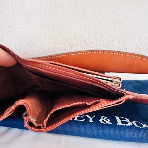 DOONEY & BOURKE ~ Vintage Off-White Pebbled and Brown Leather Satchel w/wallet - Picture 11 of 13